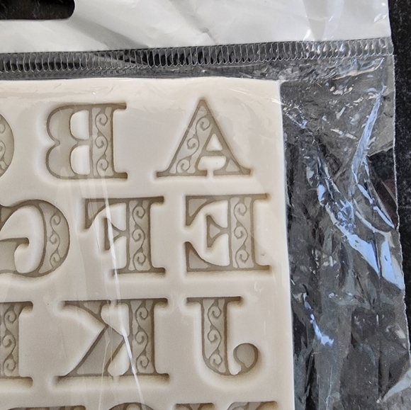 Alphabet Filigree Chocolate Fondant Gum Paste Silicone Mold NEW - Picture 2 of 5